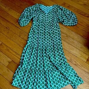 Elegant Green Patterned Dress